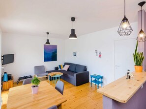 Apartment | Dining