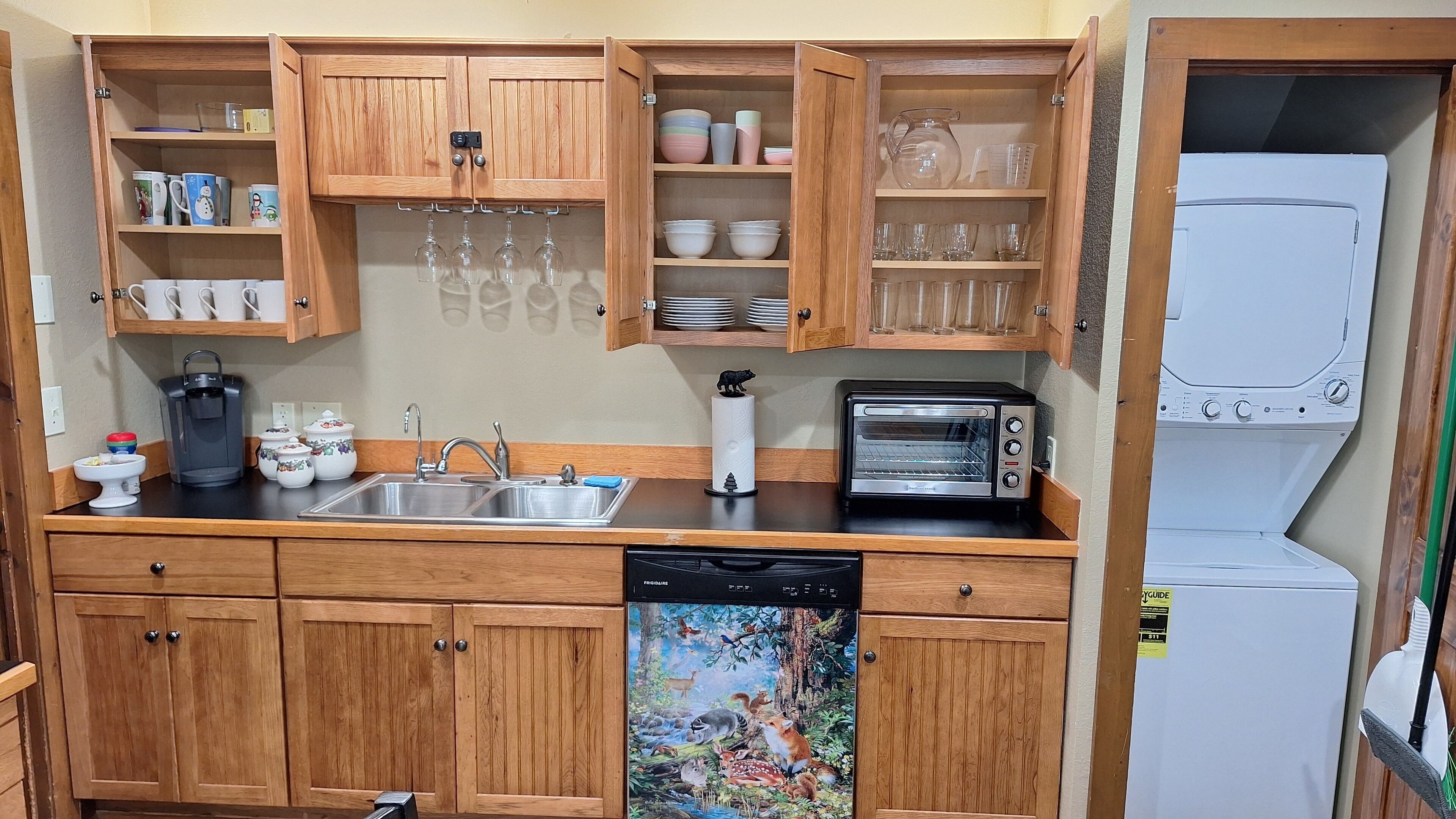 Mikrowelle, Ofen, Herdplatte, Geschirrspüler