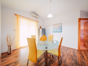 Apartment | Dining - Charming 2-bed Apartment (Razanac)