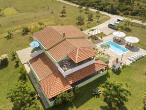 Apartment | Pool | Outdoor pool - Charming 2-bed Apartment (Razanac)