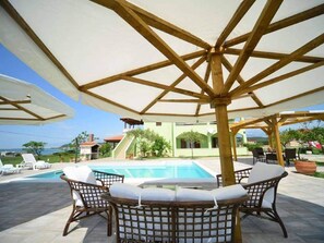 Apartment | Pool | Outdoor pool - Charming 2-bed Apartment (Razanac)