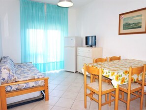 House | Dining - Holiday Home by the Coast in Porto Santa Margherita (Caorle)