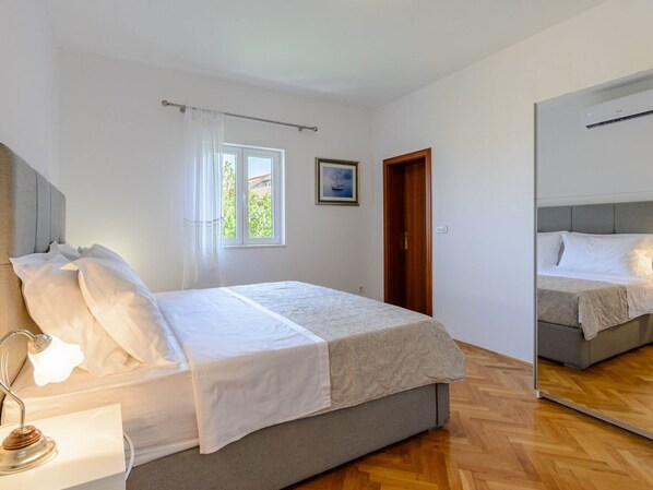 2 bedrooms, iron/ironing board - Apartment Marcela - Deluxe Two Bedroom Apartment With Terrace and Sea View (Sutivan)