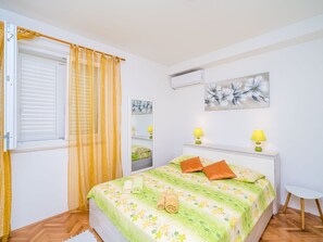 1 bedroom, iron/ironing board - Rooms Rita - Double Room With Private Bathroom No. 2) (Dubrovnik)