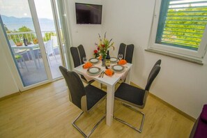 Apartment | Dining - Apartments Vesela - Comfort One Bedroom Apartment With Balcony and Sea View (Janjina)