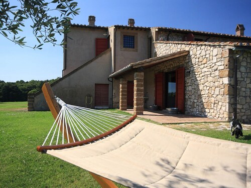 Orte Villa for 8 With Parking