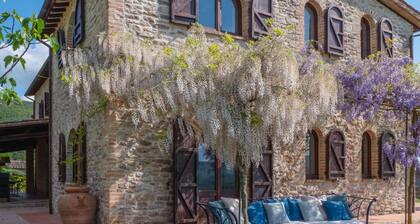 Villa in Umbria With Private Pool and Valley Views