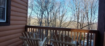 Cozy ski  retreat, close to Appalachian ski mountain in blowing rock and boone 