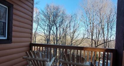 Cozy ski retreat, close to Appalachian ski mountain in blowing rock and boone