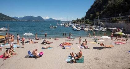 Apartment by Lake Maggiore With Garden