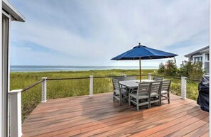 Outdoor dining - Luxury Beachfront Cottage (Sandwich)