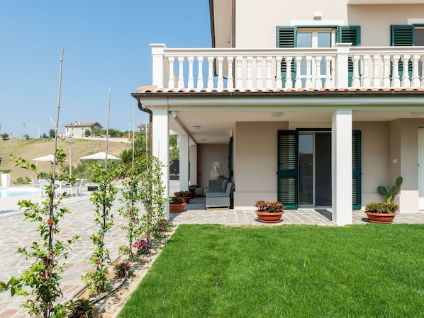 Villa | Exterior
