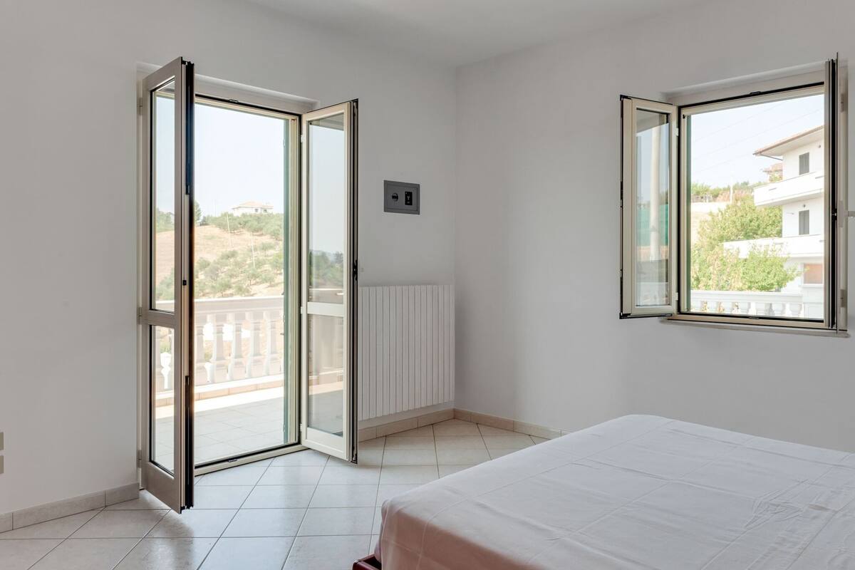 Villa | 6 dormitorios y mobiliario individual