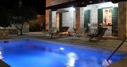 Villa Kate - Three Bedroom Villa