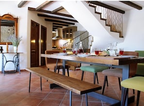 Villa | Dining