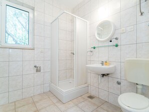 Apartment | Bathroom | Shower