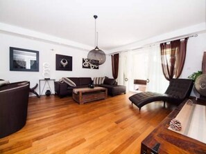 Apartment | Living room