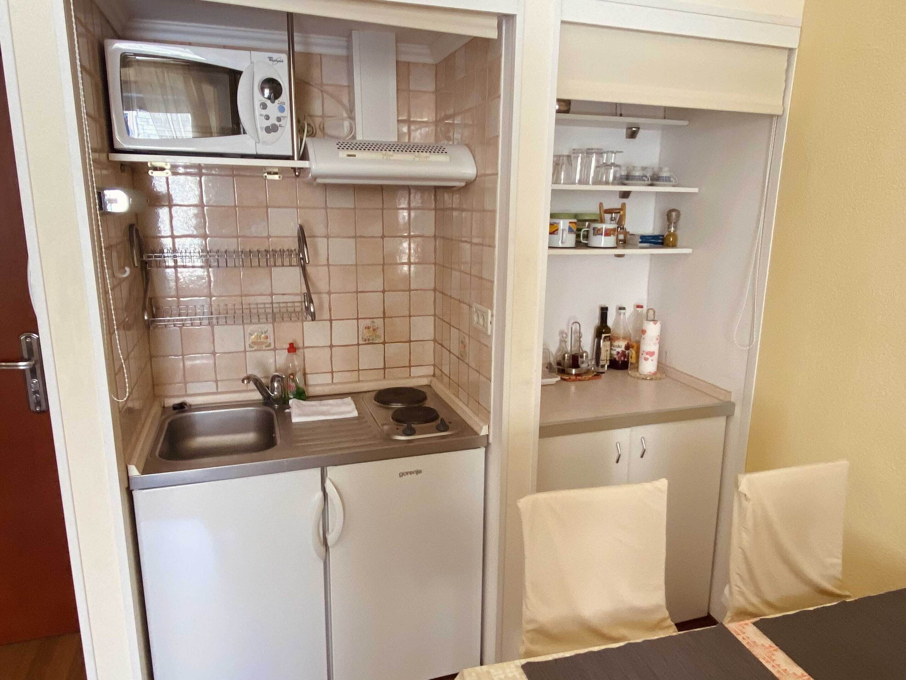 Lejlighed | Privat køkken | Køleskab, mikrobølgeovn, kogeplade