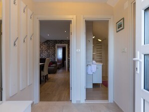 Apartment | Badezimmer | Dusche, Haartrockner