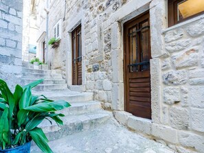 House | Exterior - Holiday Home St George - Two Bedroom Apartment With City View (Dubrovnik)