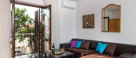 Apartment | Living area