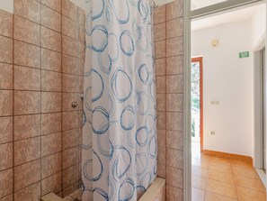 Apartment | Bathroom