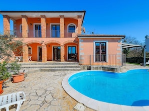 House | Pool