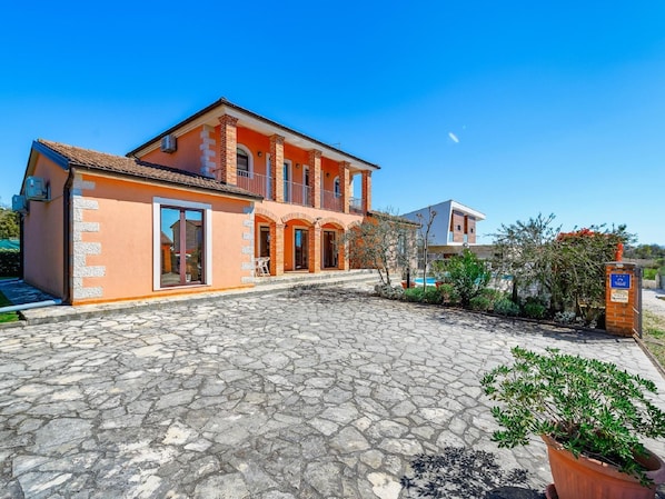 House | Exterior