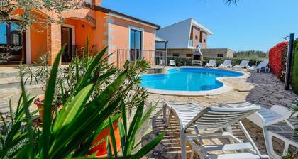 Spacious Holiday Home in Visnjan With Private Pool