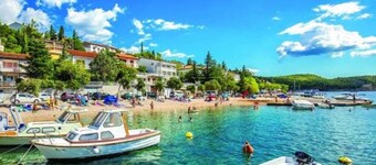 Inviting Apartment in Jadranovo With Balcony/terrace