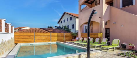 Apartment | Pool | Outdoor pool