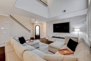 TV connectée, cheminée