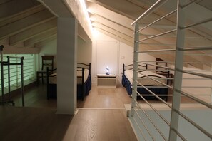 3 bedrooms, WiFi, bed sheets, wheelchair access