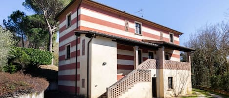 House | Exterior