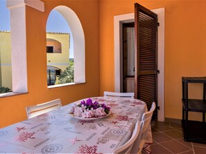 Dining - Belvilla by OYO Sardegna Mare 616 (Trinità d'Agultu e Vignola)