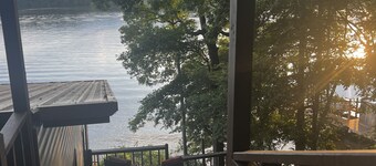BIG water view on beautiful Lake Jordan - Titus