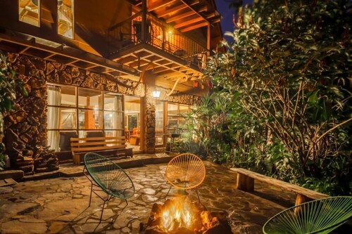 Casa Guarumo. The cloud forest magical villa.