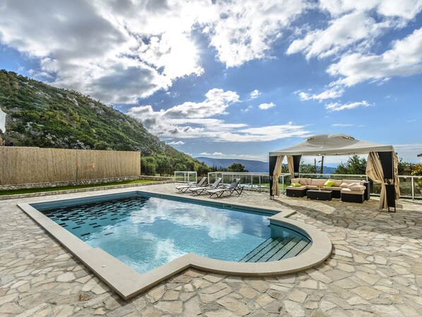 Villa | Pool
