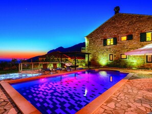 Villa | Pool
