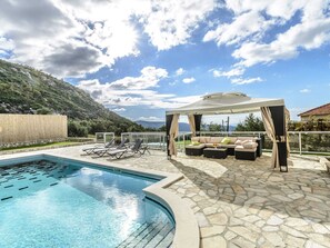 Villa | Pool