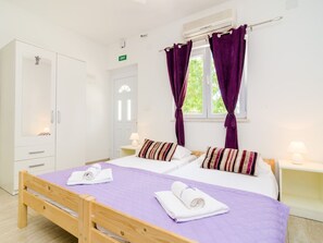 Apartment - Apartments Versus- Comfort Studio Apartment With Terrace (Zupa dubrovacka)