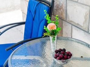 Apartment | Dining - Apartments Versus- Comfort Studio Apartment With Terrace (Zupa dubrovacka)