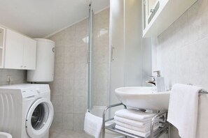 Departamento | Baño | Regadera y secadora de cabello