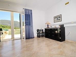 House | Living room - Holiday Home Gea - Three Bedroom Holiday Home With Terrace and Partial Sea View (Ston)