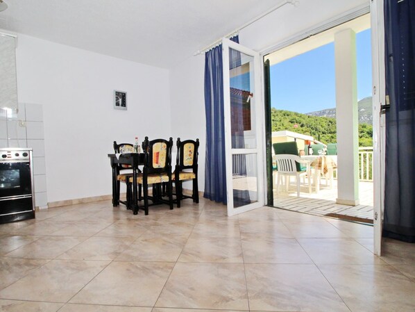 House | Dining - Holiday Home Gea - Three Bedroom Holiday Home With Terrace and Partial Sea View (Ston)