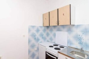Apartment | Private kitchen | Fridge, oven, stovetop - Apartments Felix Mljet - One Bedroom Apartment With Balcony (Mljet)