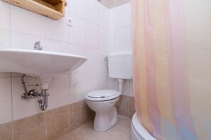 Apartment | Bathroom