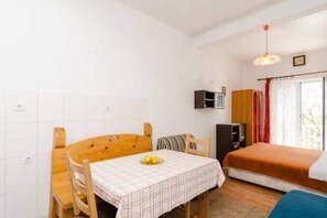 Apartment | Dining