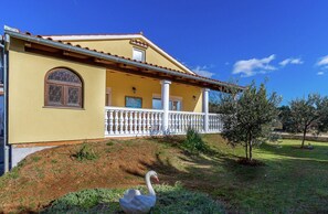 House | Exterior - Holiday House in Liznjan With Garden & BBQ (Liznjan)