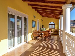 House | Dining - Holiday House in Liznjan With Garden & BBQ (Liznjan)